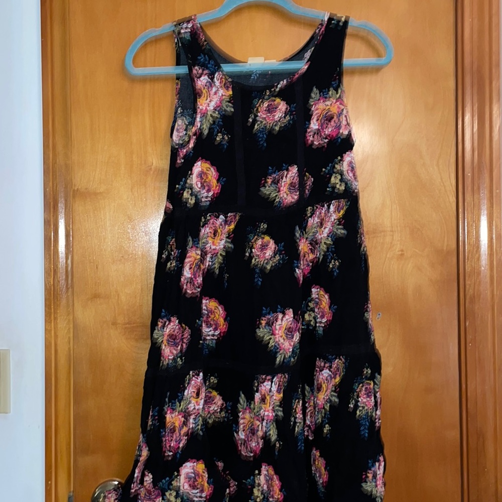 Great summer sleeveless black background with pink flowers